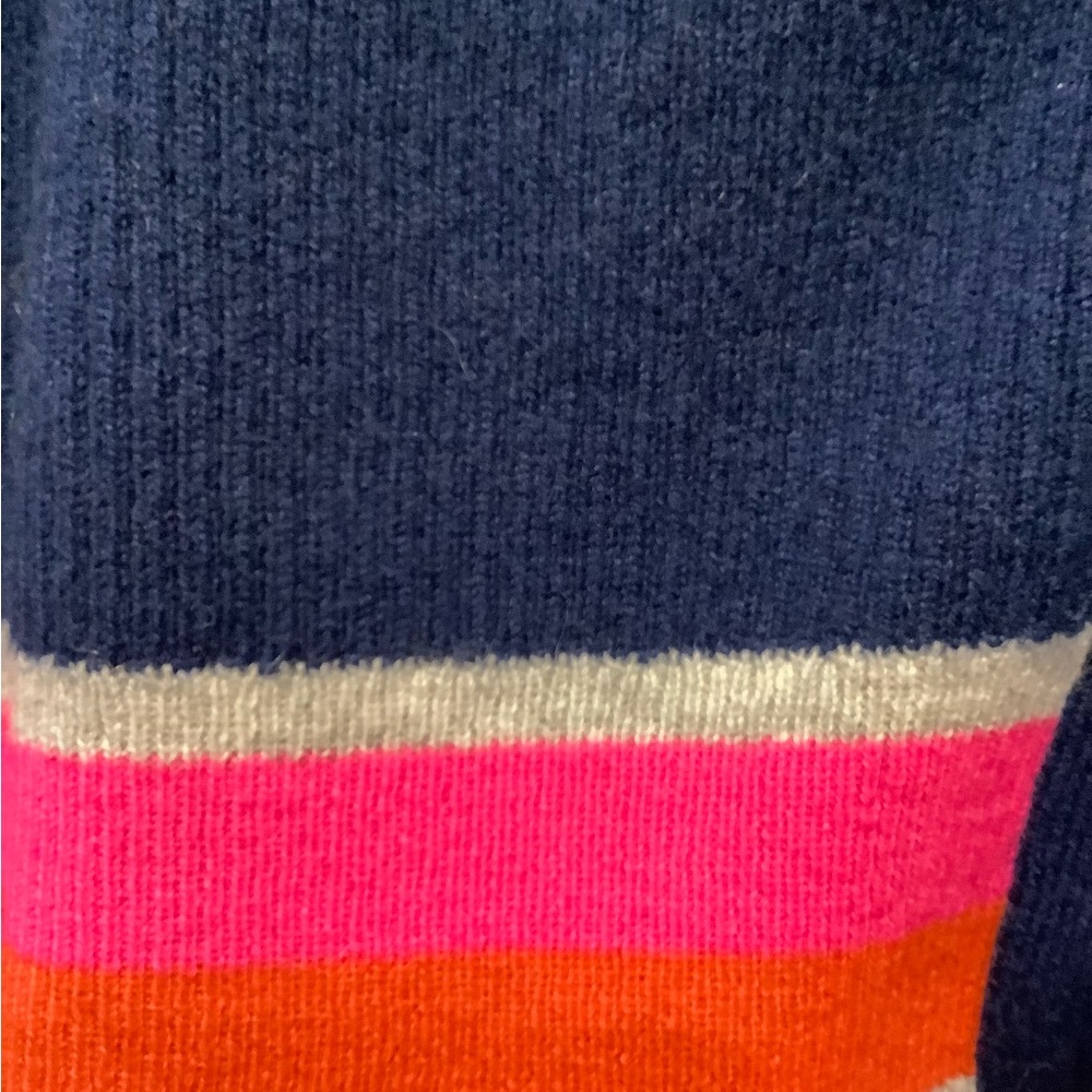 & Isla Stella Rib V-neck In Cashmere - Picture 4 of 4